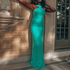 Thigh high slit elegant gown in mint green size 4